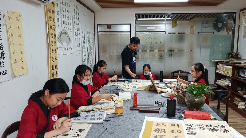 企业培训课程设计与实施：关键要素与策略