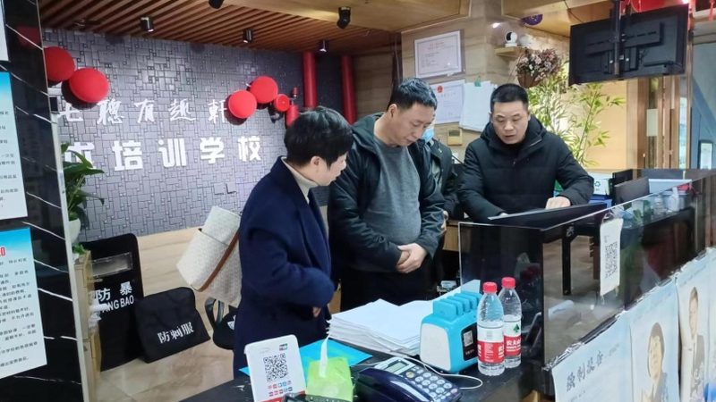线上与线下心理咨询师培训：哪种更适合你？**